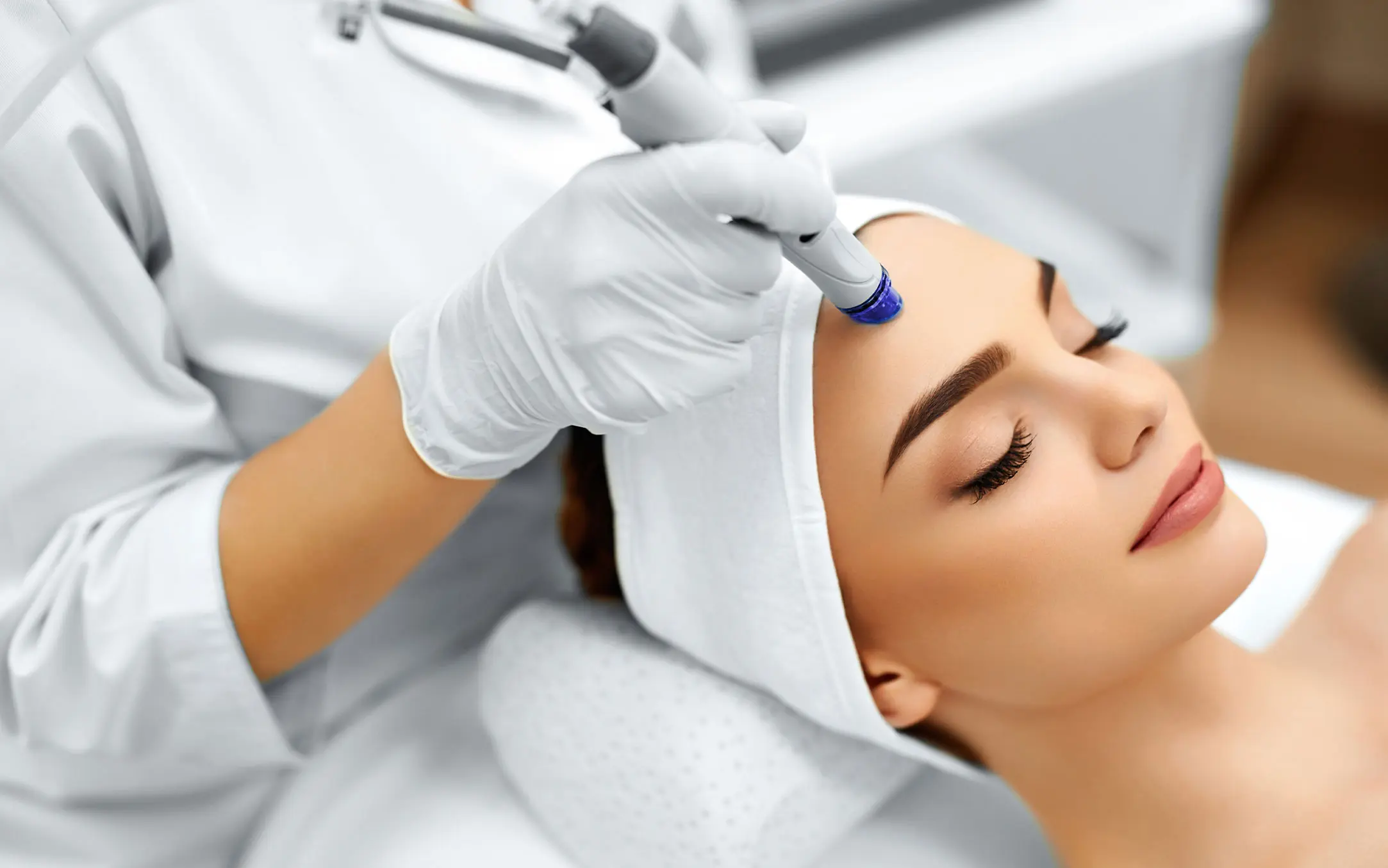 What Is Collagen Lift Therapy and How Can It Help Ageing, Loose Skin Surrey?
